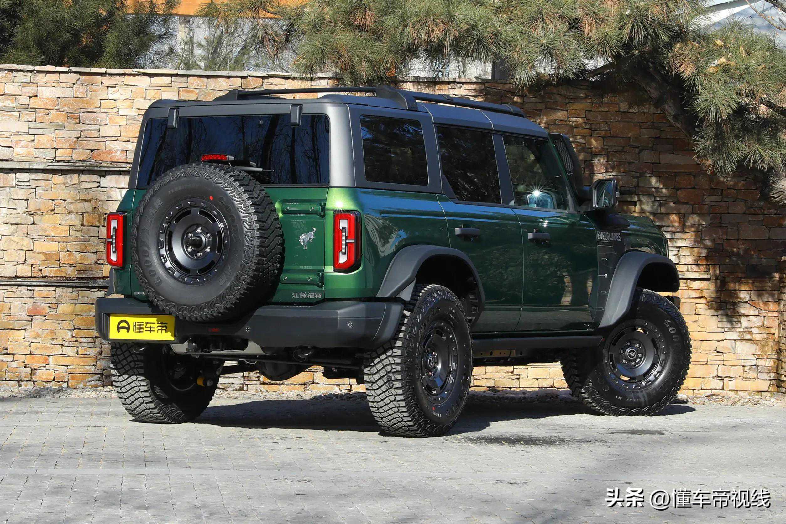 新车 | 售43.88万元 选它还是坦克700?福特烈马大沼泽地限量版上市 新车 | 售43.88万元 选它还是坦克700?福特烈马大沼泽地限量版上市