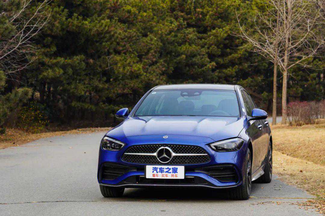 奔驰C 350 eL:440N·m+后桥空悬，还免购置税!3系、A4L都拿它没办法?