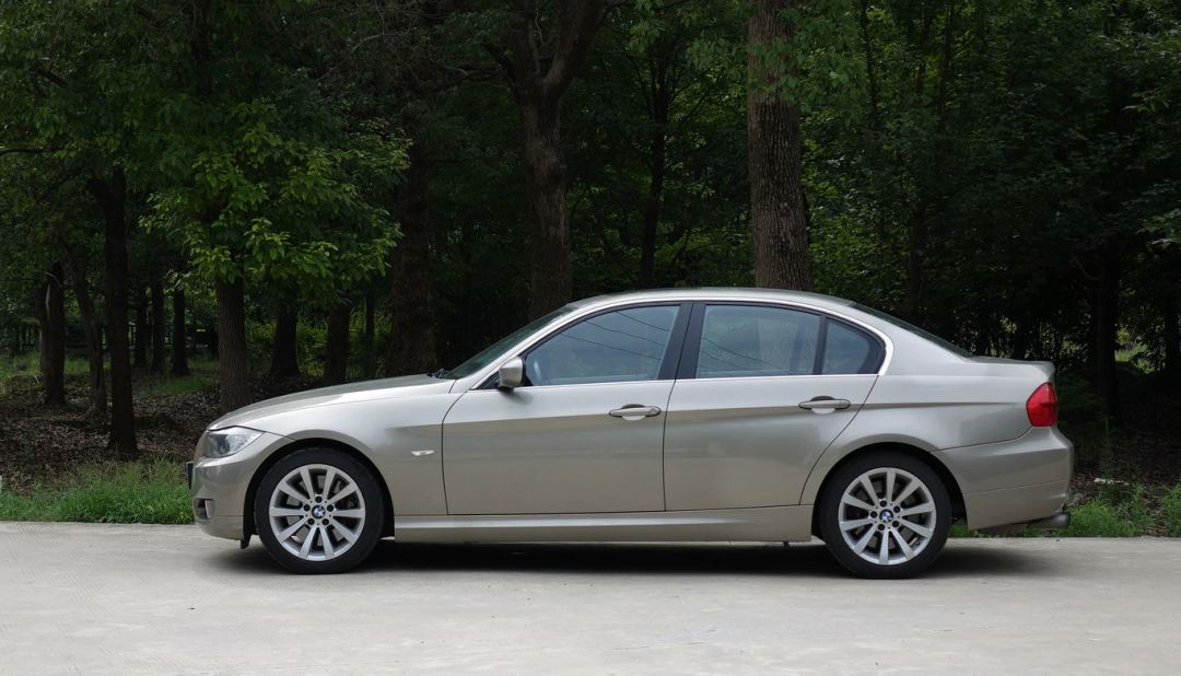 一台让你分不清具体型号的宝马3系——二手宝马330i(境外自带) 一台让你分不清具体型号的宝马3系——二手宝马330i(境外自带)