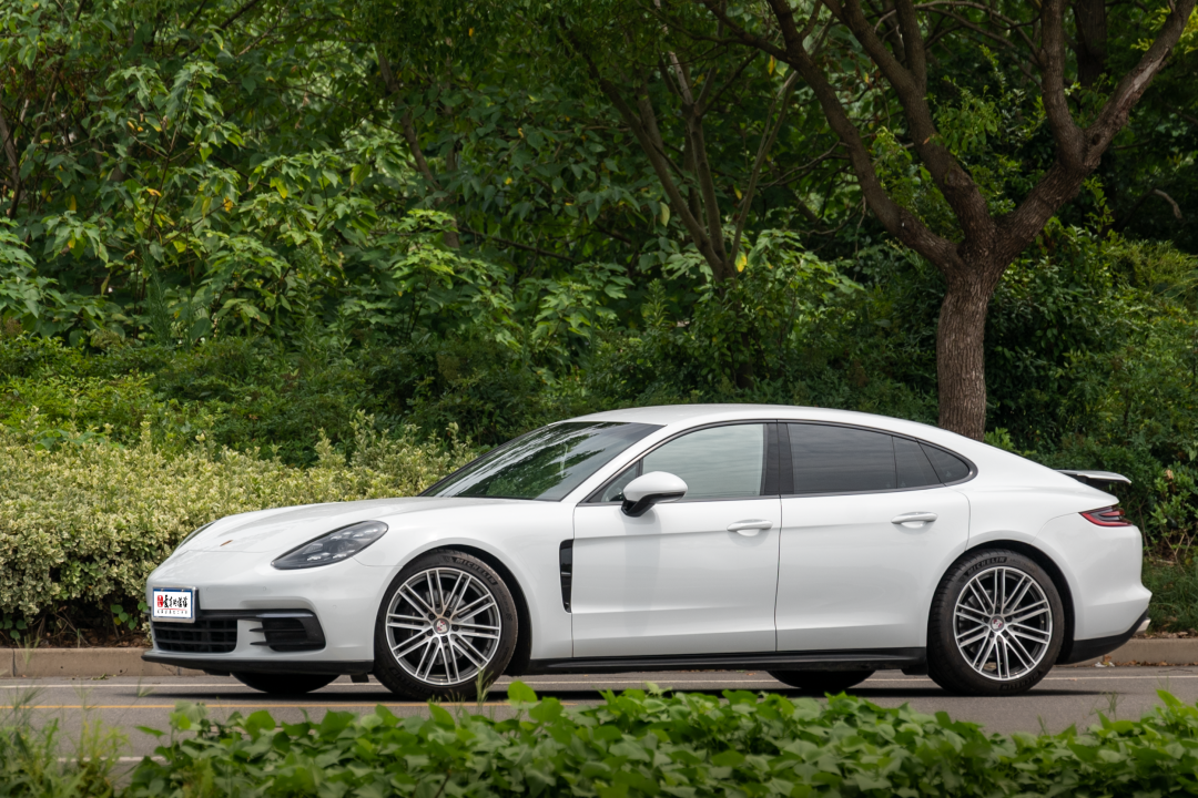 把理智与情感,融于一身——2017款二手保时捷Panamera 把理智与情感,融于一身——2017款二手保时捷Panamera