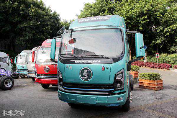 配康明斯发动机，单排可变卧铺，陕汽轩德翼9轻卡真懂年轻司机