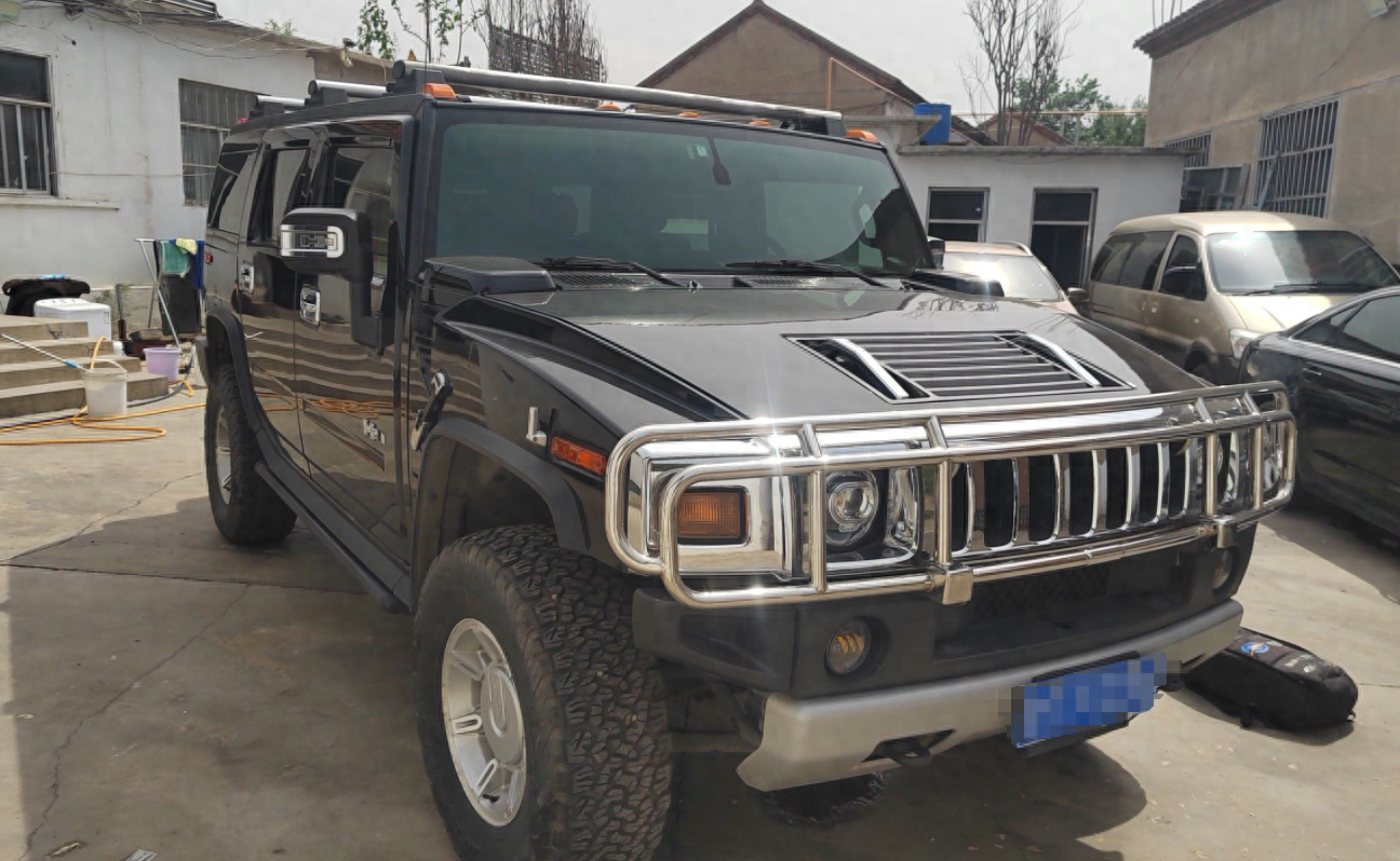 回头率堪比超跑！花28万买辆开了15年的悍马H2，物超所值吗？