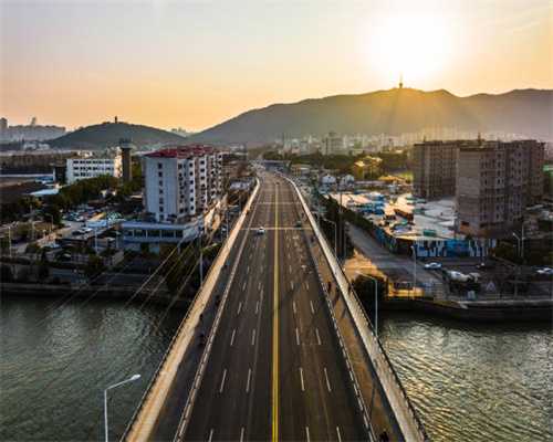 车长5米，7秒破百，油耗7L，这还是我们印象中的福特锐界吗？