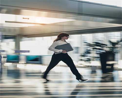 新车 | 3.7秒破百！全新宝马M4敞篷轿跑车发布，带TA去兜风吧