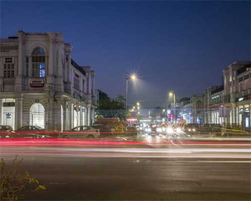 四驱好车不被重视，2.0T配7座能家用能越野，实拍荣威RX8