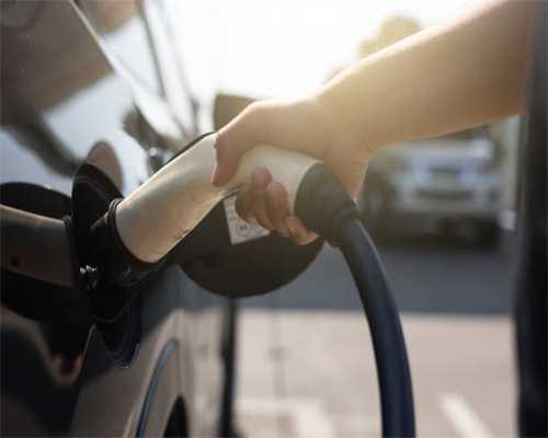 小松二手车：带动全国11万家二手车企直播卖车