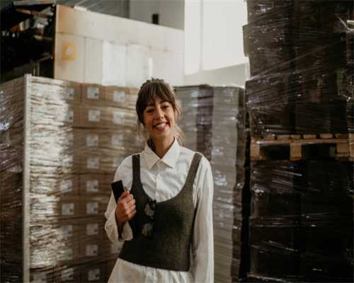 12万级必看合资轿车!双联屏内饰+1.5T动力 别克威朗Pro试驾 12万级必看合资轿车!双联屏内饰+1.5T动力 别克威朗Pro试驾