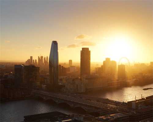 某汽车代购用消费者的钱来还债?近百名车主付款后难提车 某汽车代购用消费者的钱来还债?近百名车主付款后难提车