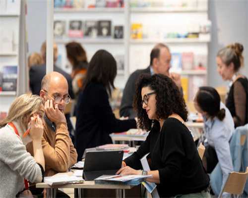 新车｜中大型MPV/专属涂装 红旗HQ9万物特别版亮相 现款35.88万元起