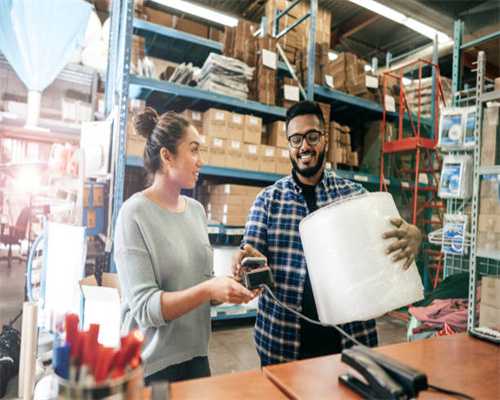 痛哭求退车！近三十万买的二手宝马，车内竟有多处黄泥