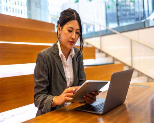 600元起拍的二手车，990万元成交！