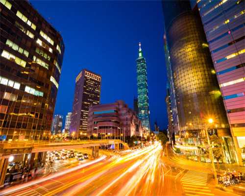 新车 | 售41.87万元，上汽奥迪A7L“入门款”到店，选它还是奥迪A6L