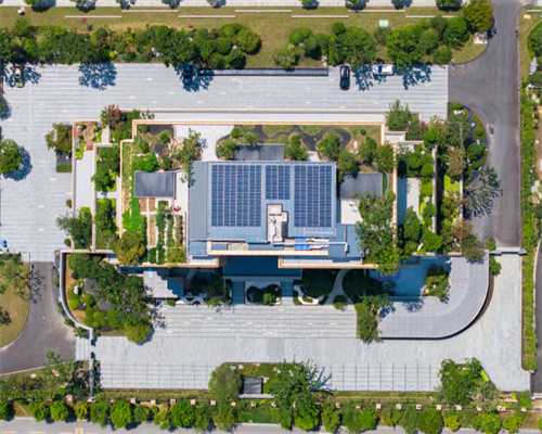 MPV不止又大又好看，也可以很好开——马自达8、夏朗、奔驰R级