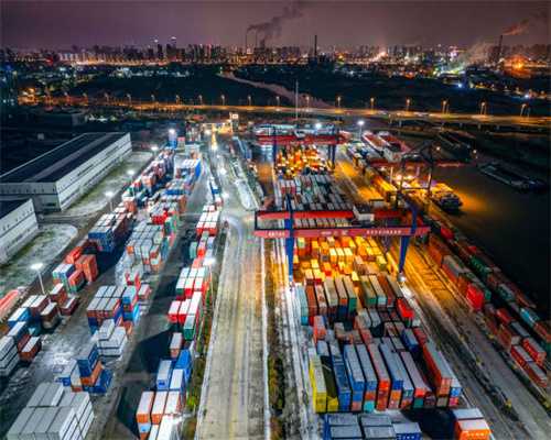 78万买3.0T奥迪A7，冰川白外观时尚炫酷，提车午餐让人哑然失笑